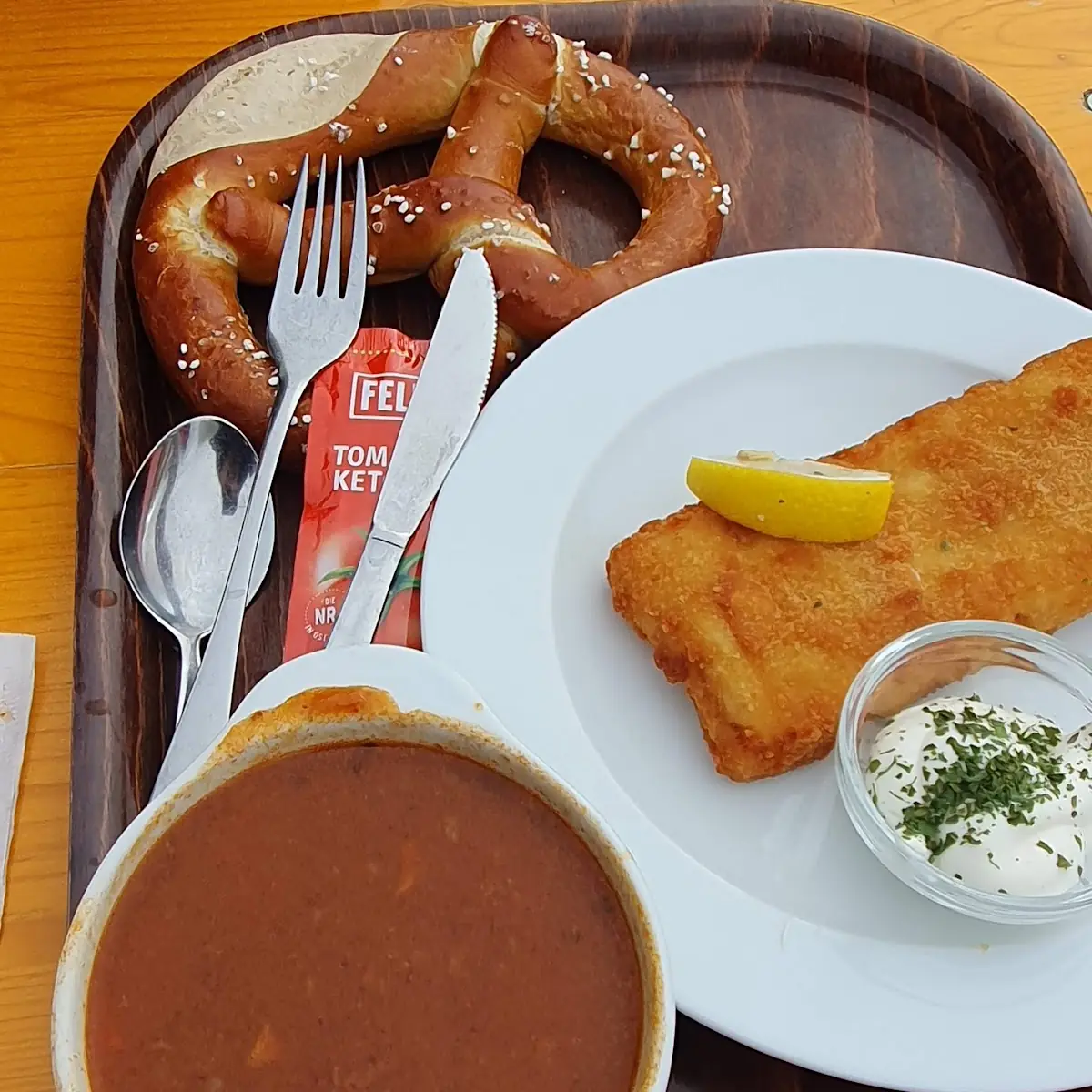 Гуляш И Рыба В Кляре