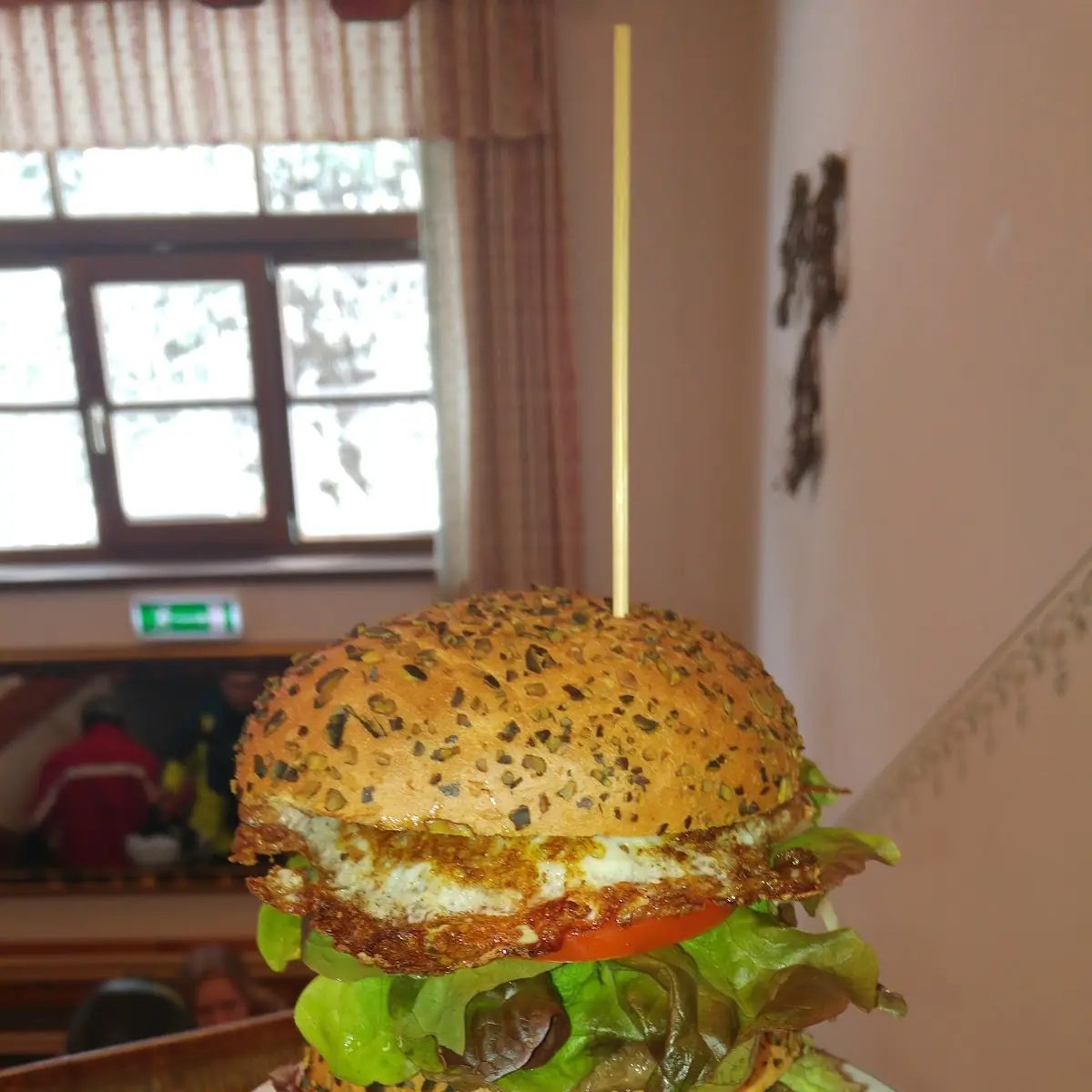 XXL Burger Mit Pommes