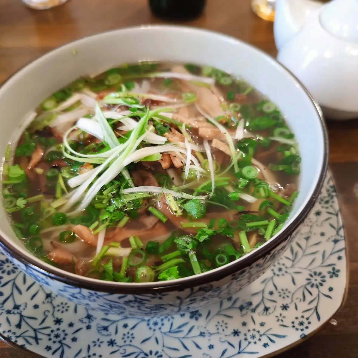 Phỏ Reisbandnudel-suppe