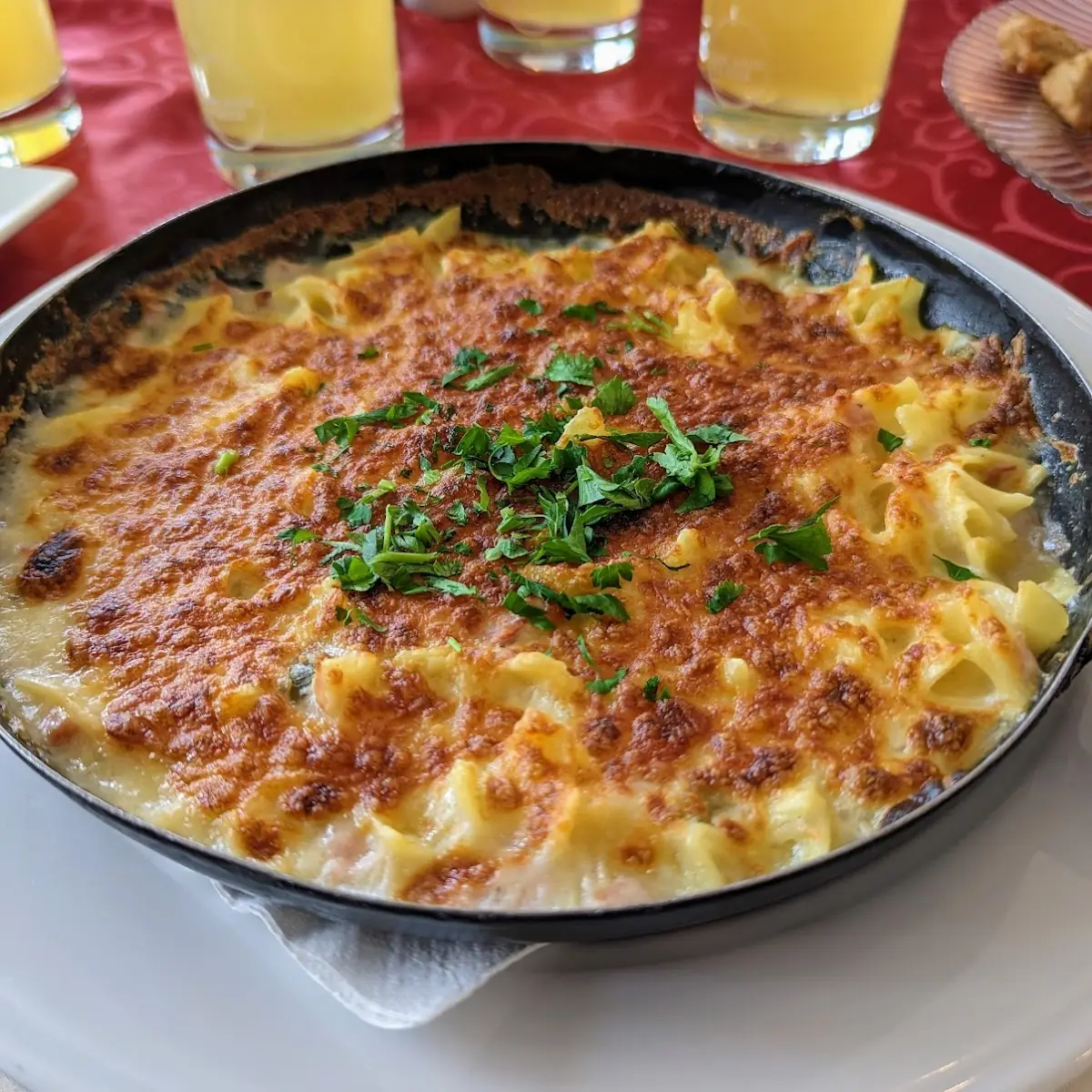 Überbackene Schinkenfleckerl