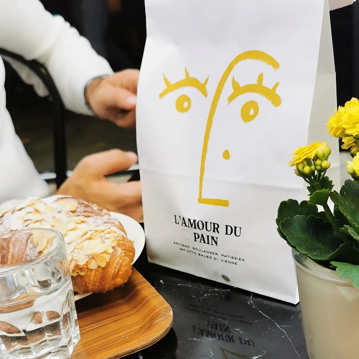 Croissant Aux Amandes