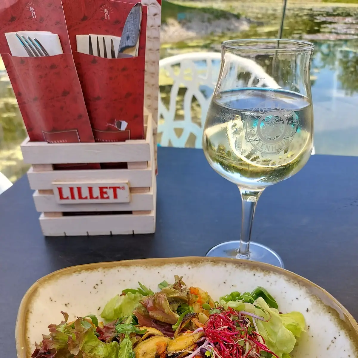 Bunter Salat Mit Meeresfrüchte