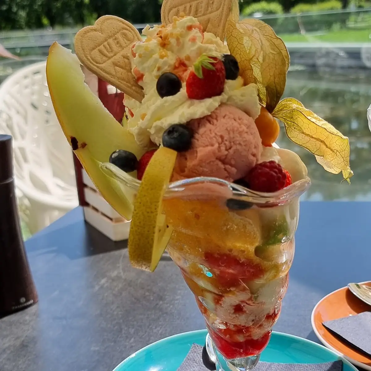 Früchteeisbecher