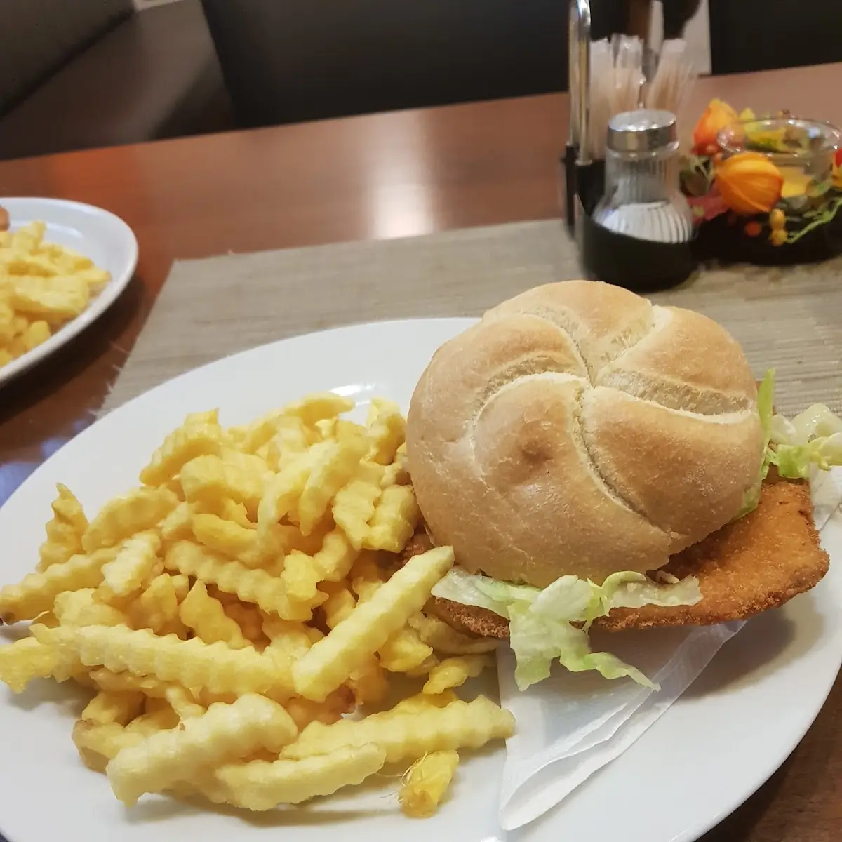 Schnitzelsemmel Mit Pommes
