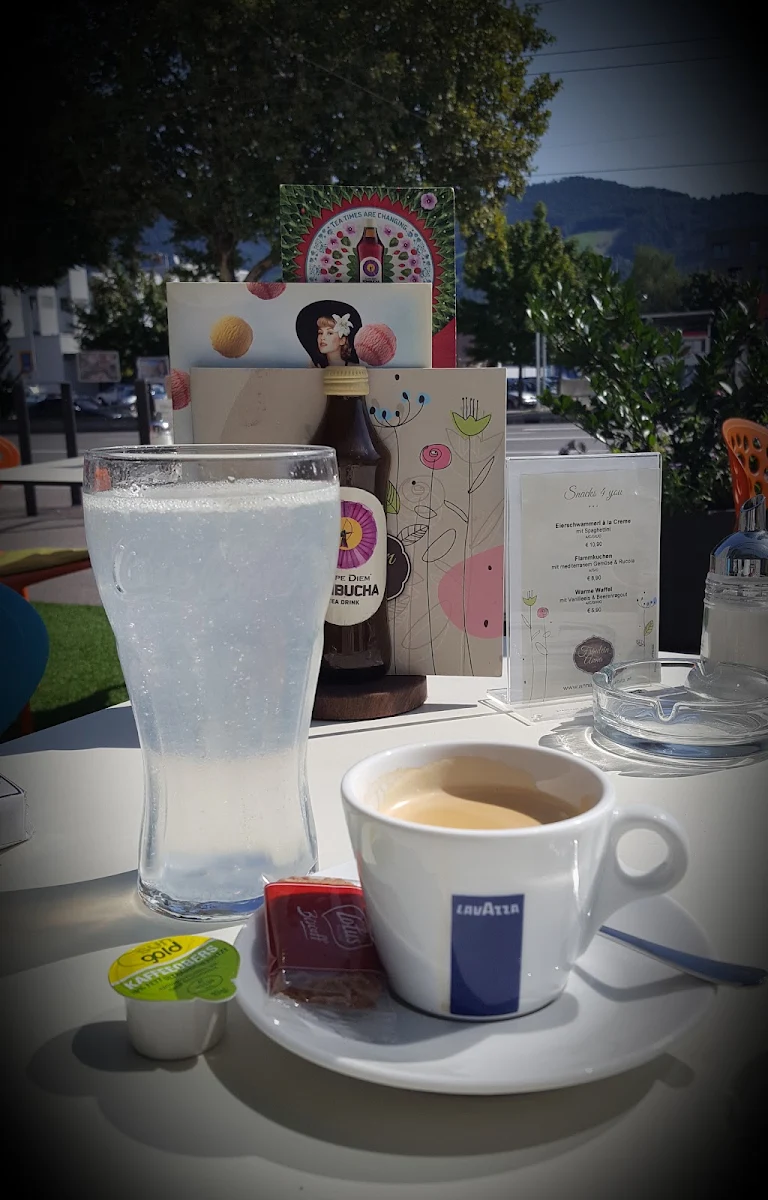 Lavazza Cafe