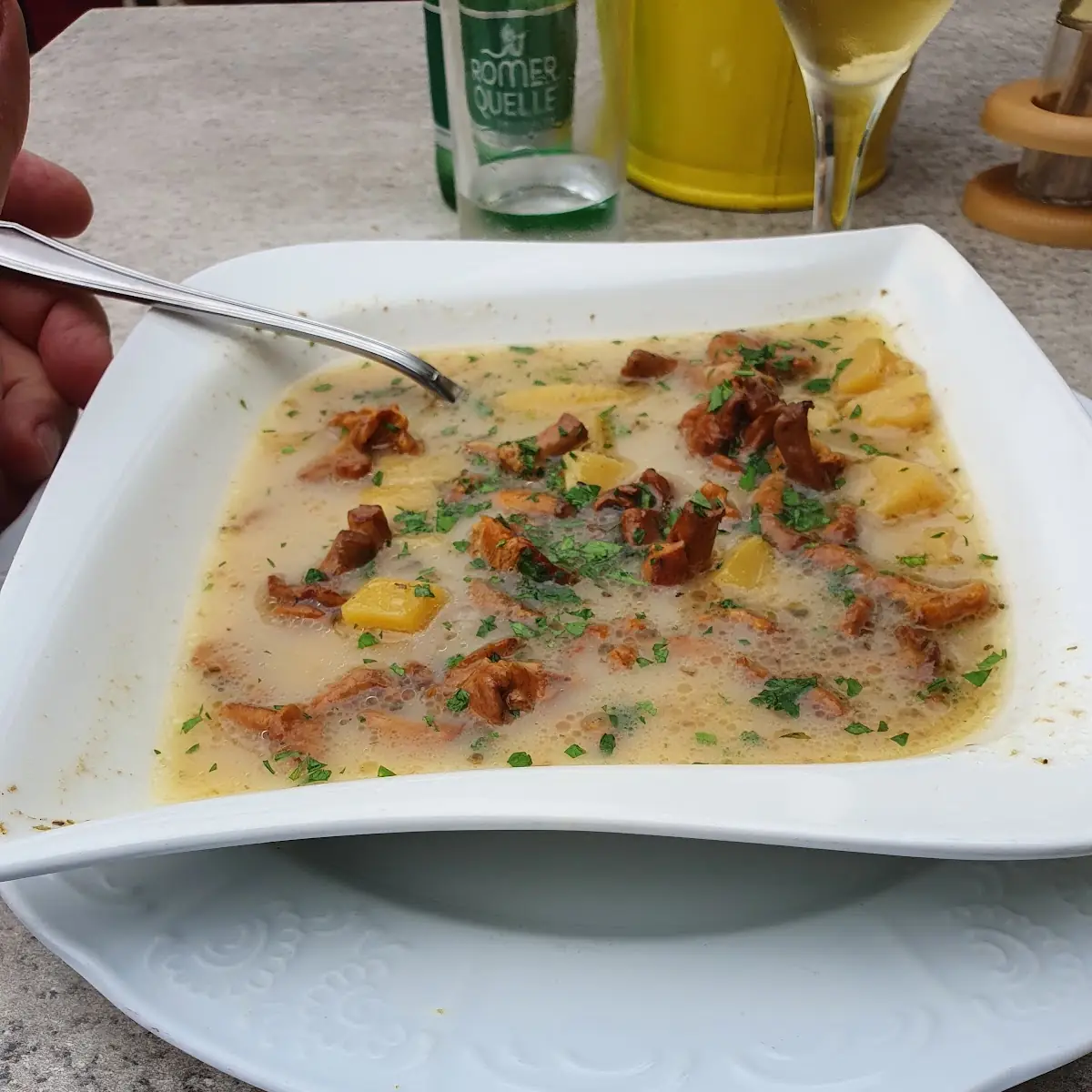 Eierschwammerlsuppe