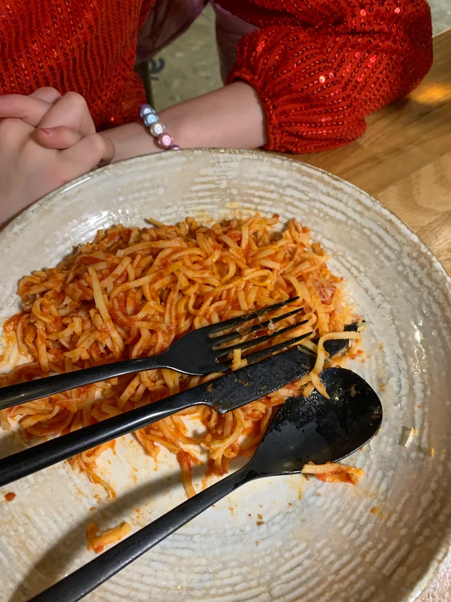 Kinderteller Nudeln Mit Tomatensoße