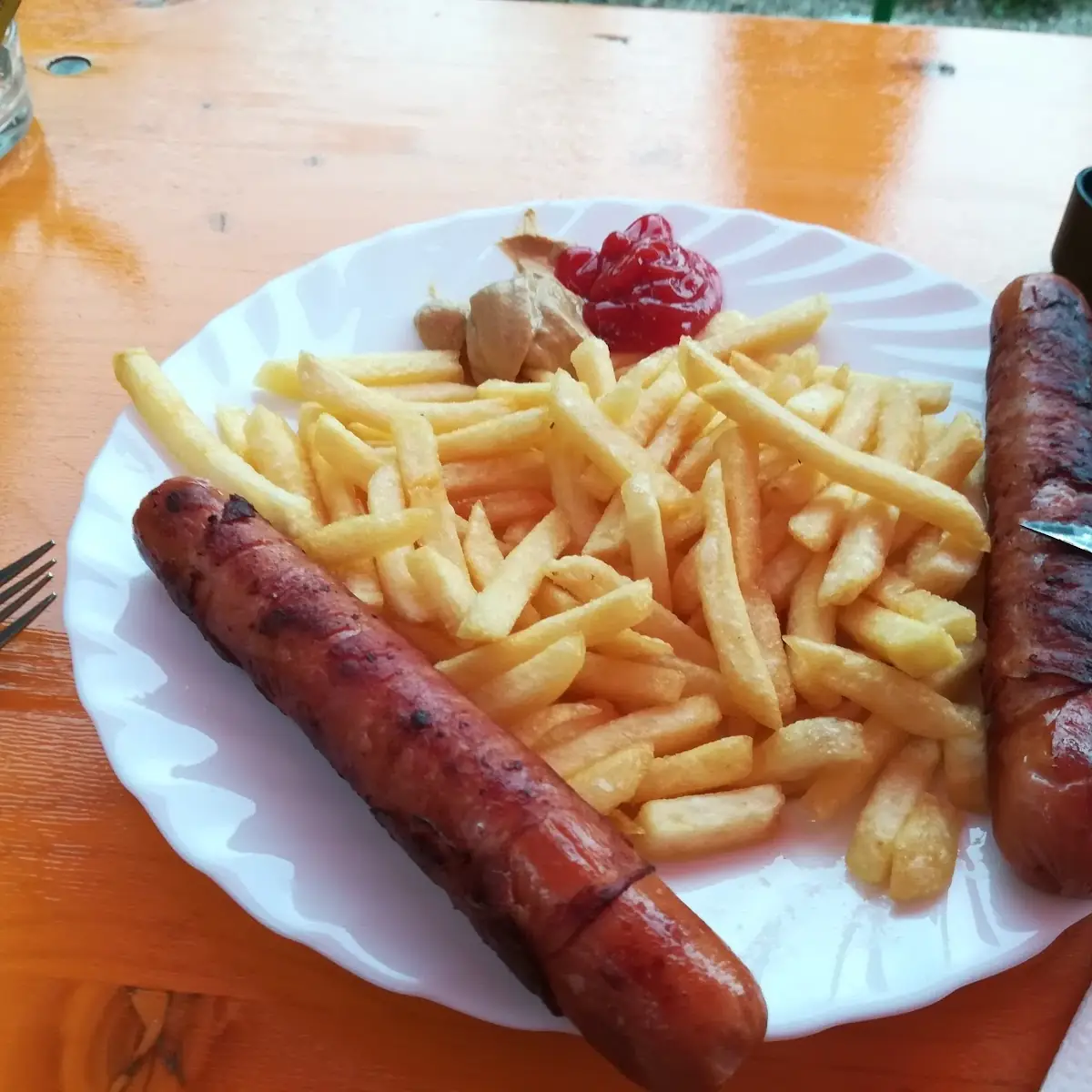 Berner Mit Pommes