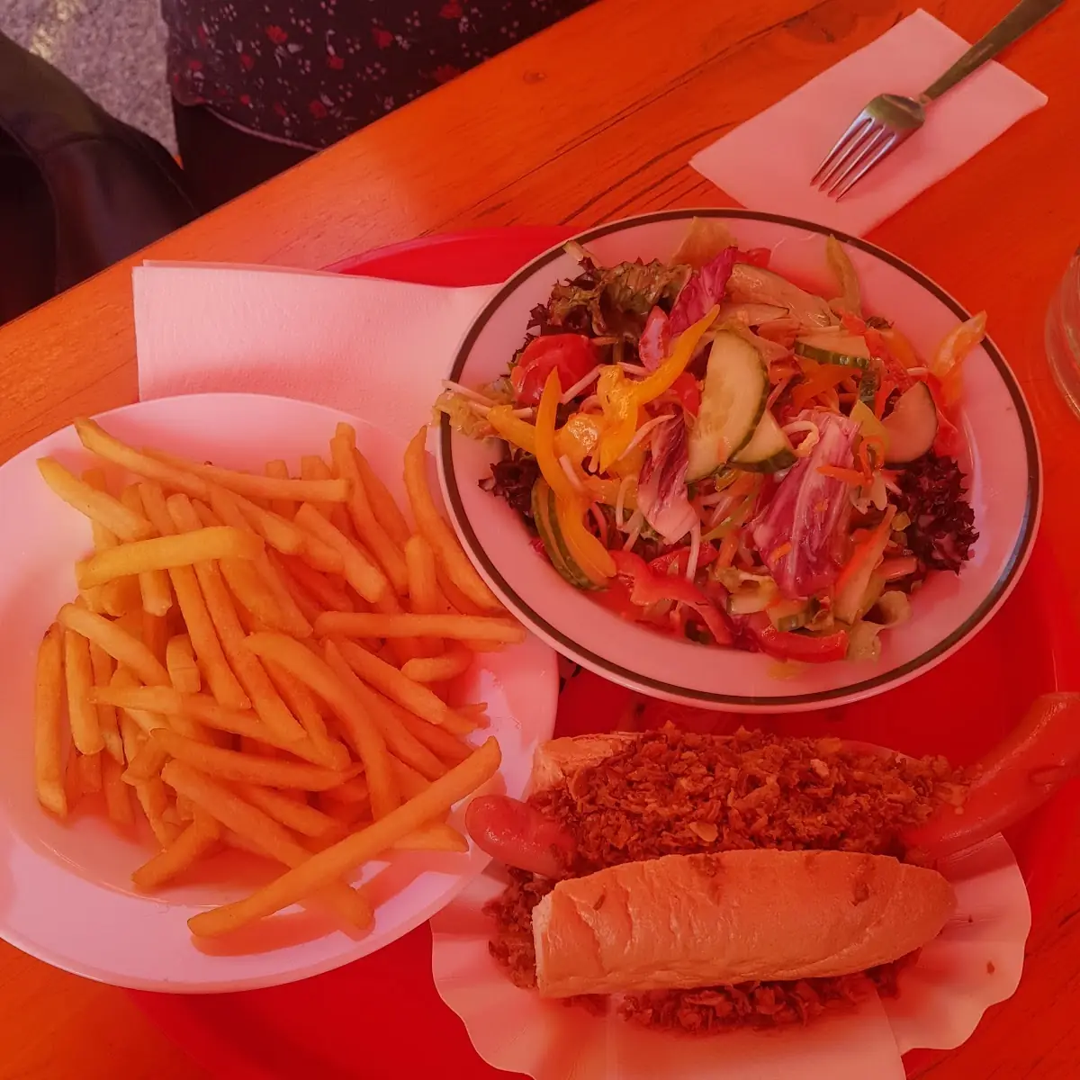 Pommes Frites Und Hot Dog