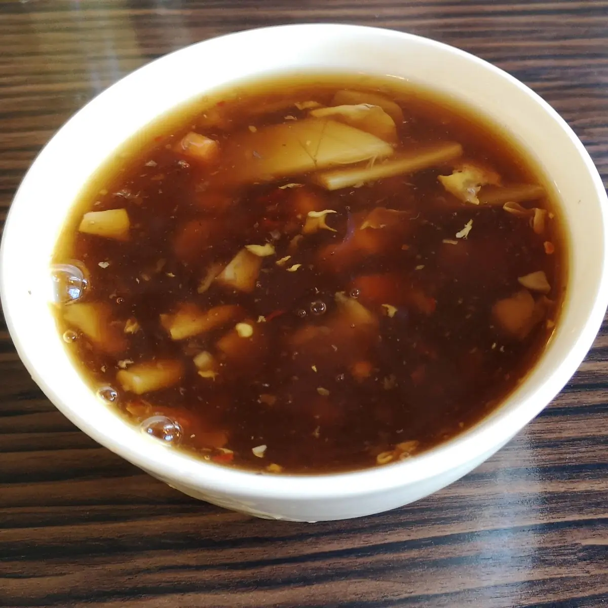 Pikant Säuerliche Suppe