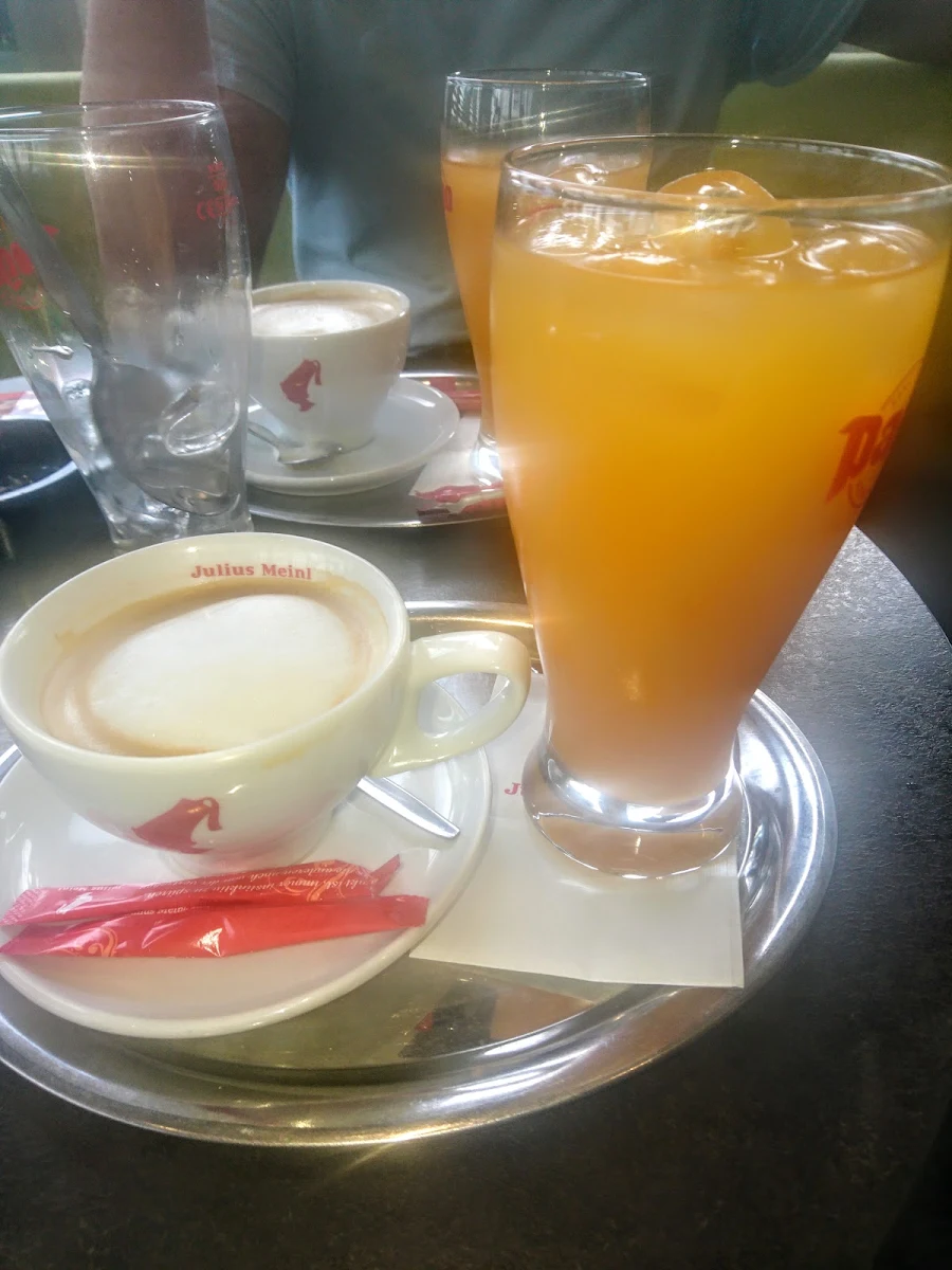 Kaffee & Pago Mit Eis