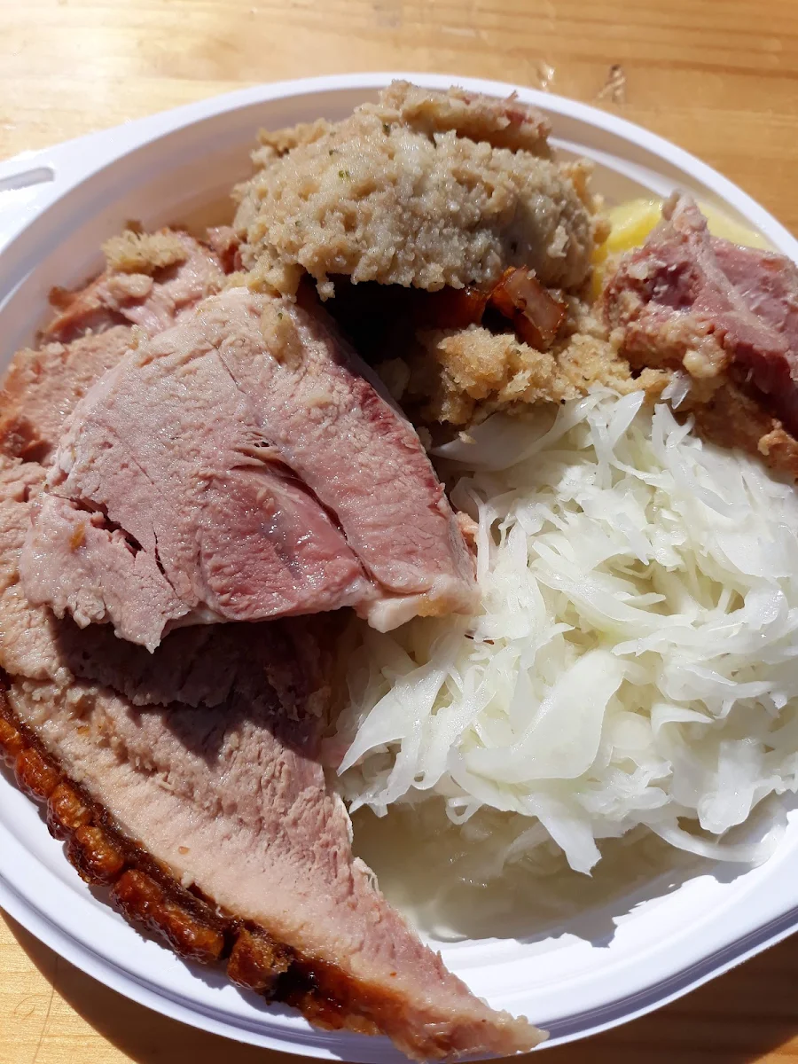 Spanferkel Mit Krautsalat