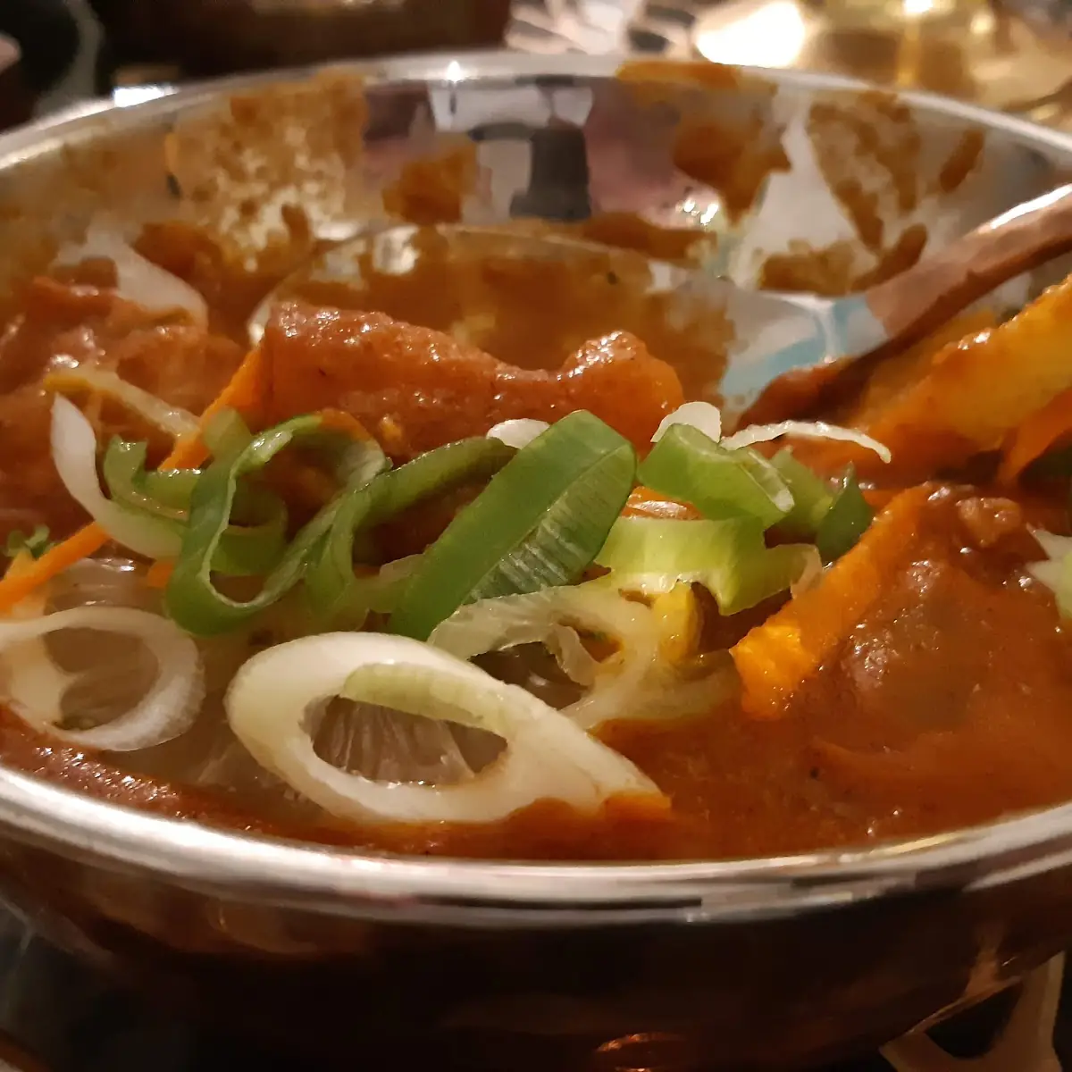 Navratan Korma Langkorn Duft Reis Knackiges Gemüse Naan Fladenbrot Mit Knoblauch