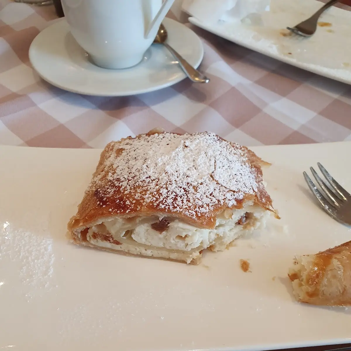 Topfenstrudel