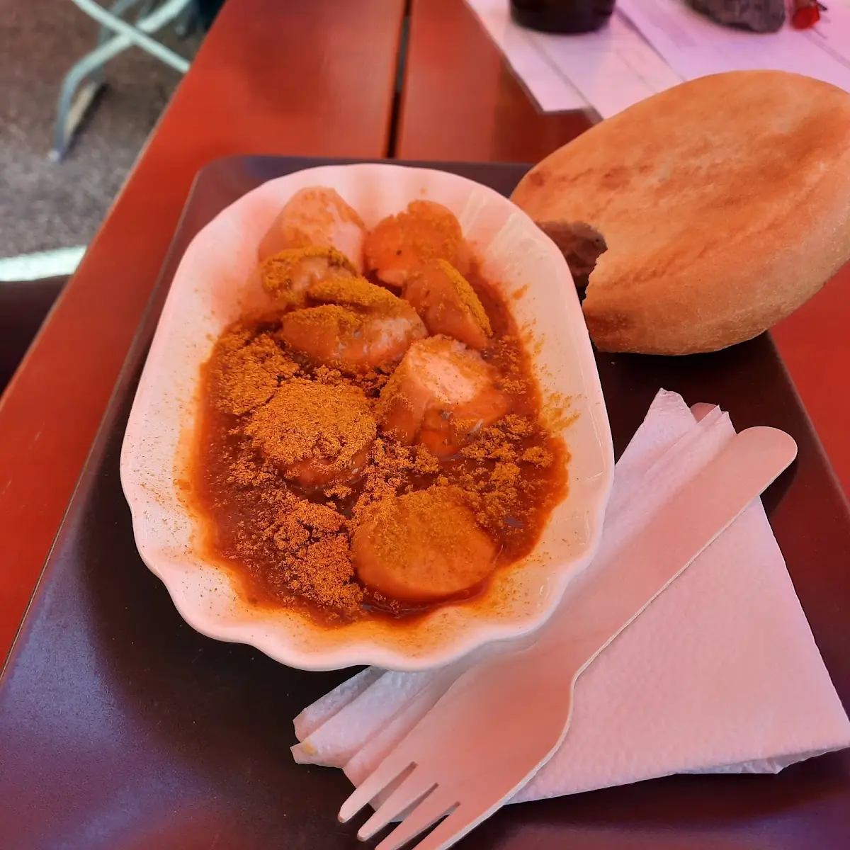 Currywurst Mit Semmel