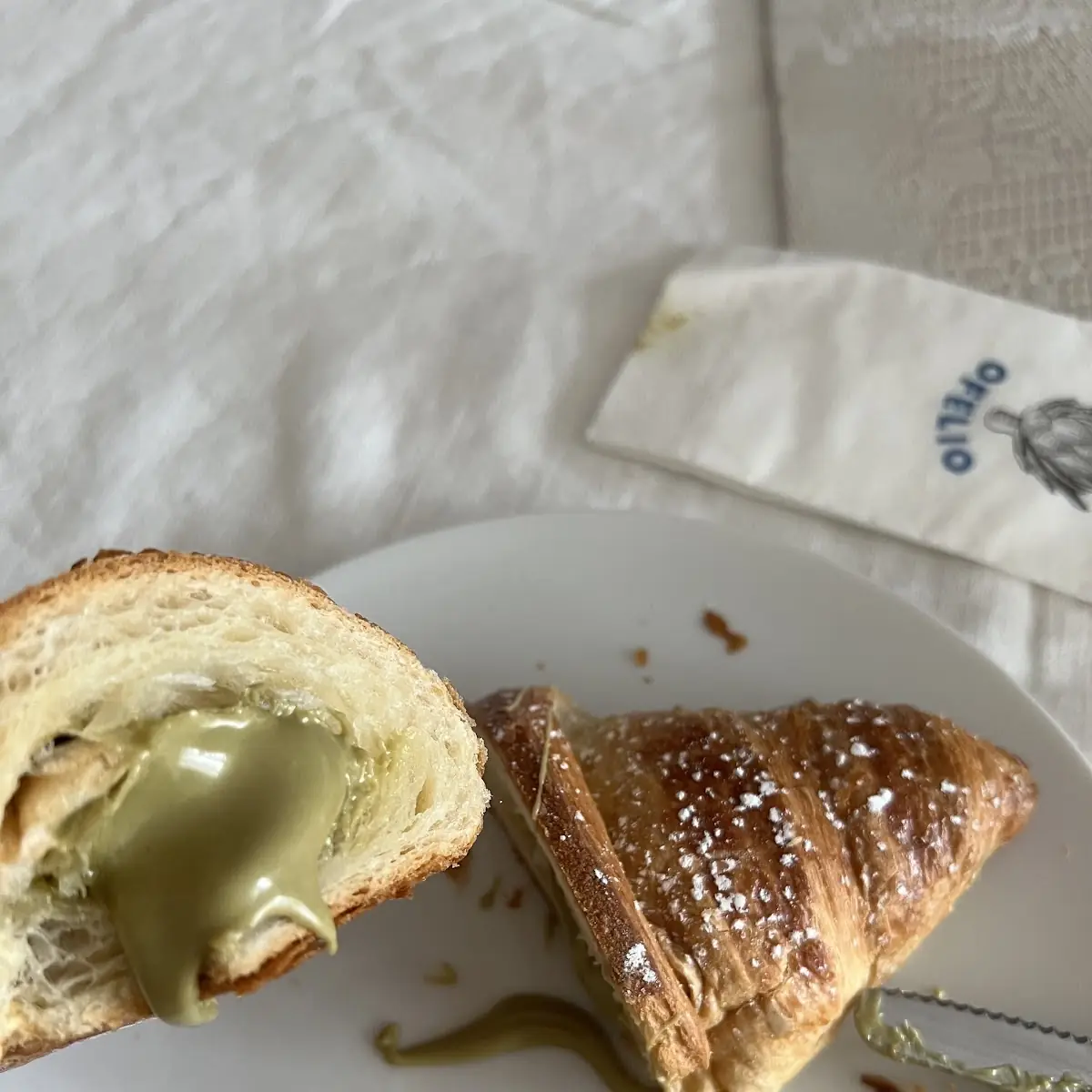 Pistachio Croissant