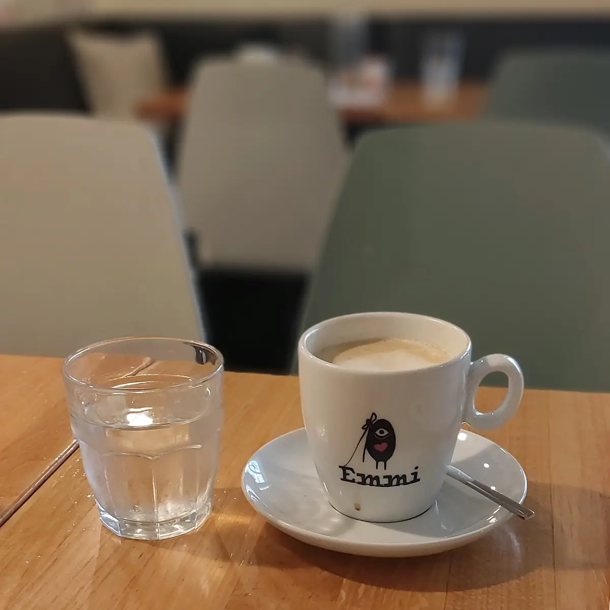 Milchkaffee Mit Mandelsirup