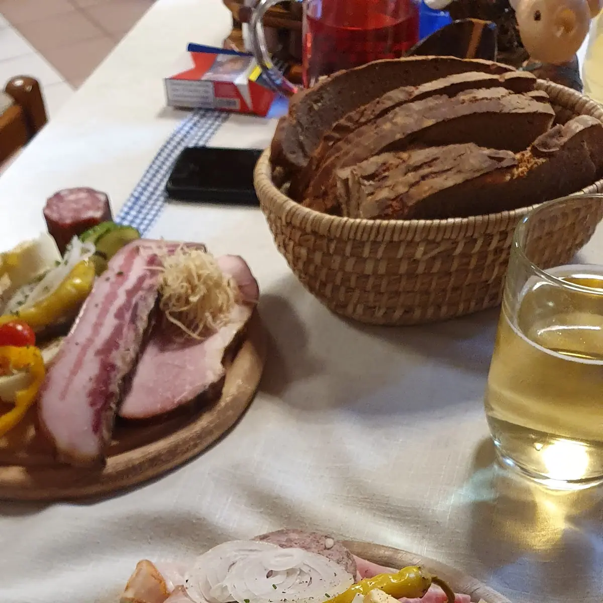 Links Die Zammelsberger Jause Rechts Die Hanebauer Jause