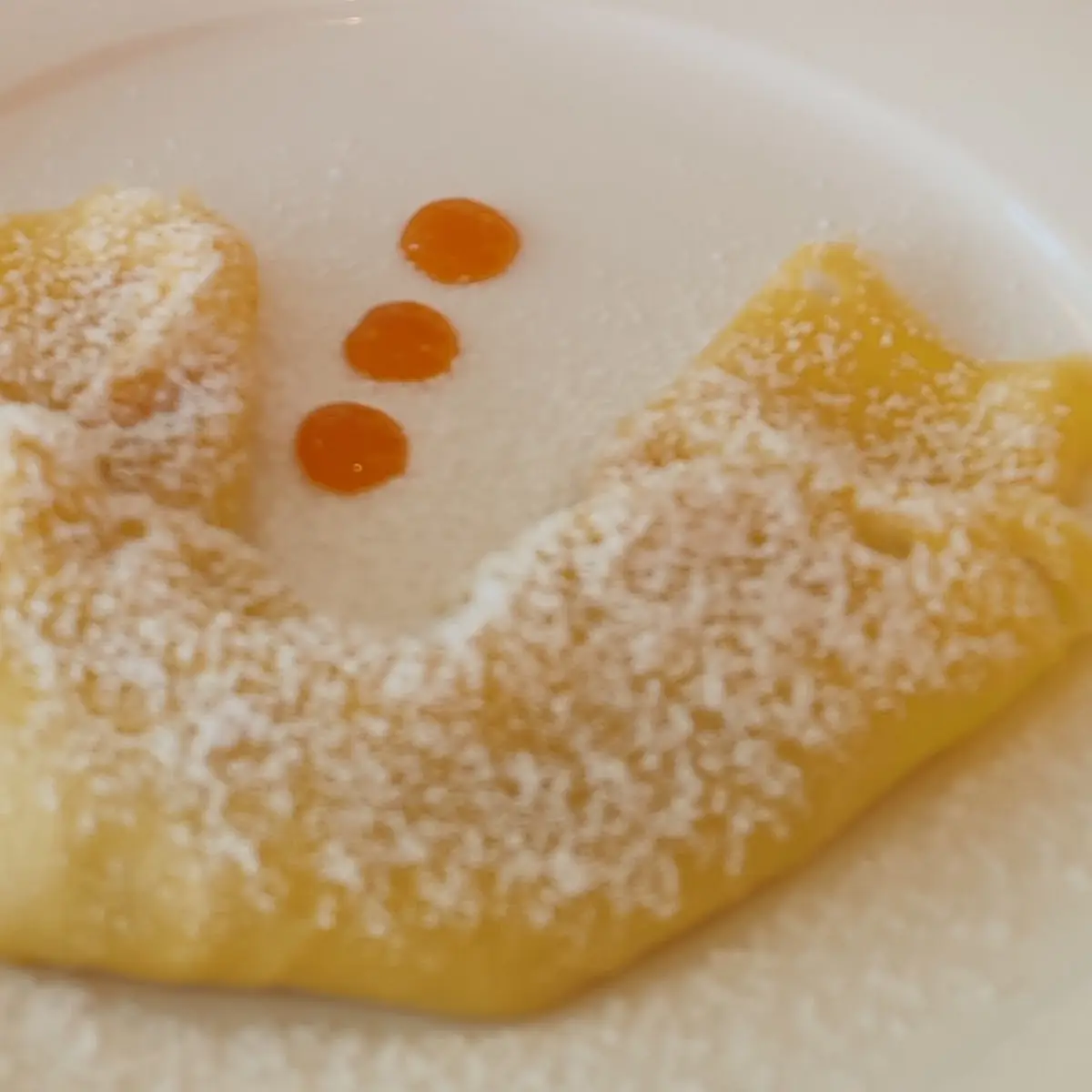 Palatschinken Mit Marillenmarmelade