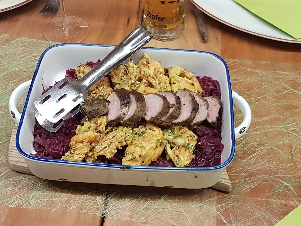 Ente Mit Kartoffelpuffer Und Blaukraut