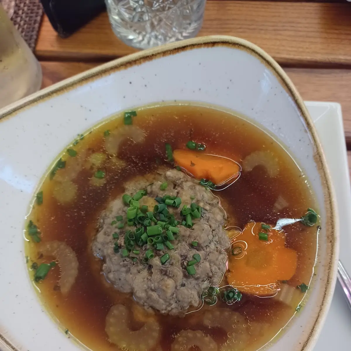 Leberknödelsuppe