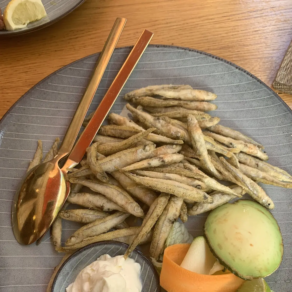 Frittierte Ährenfischchen Mit Limettensauce