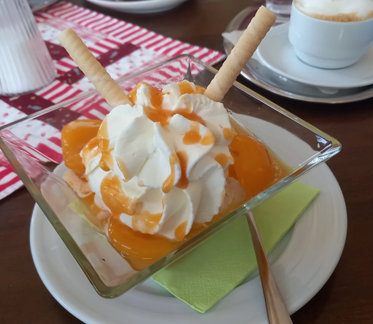 Wachauer Marillen Becher
