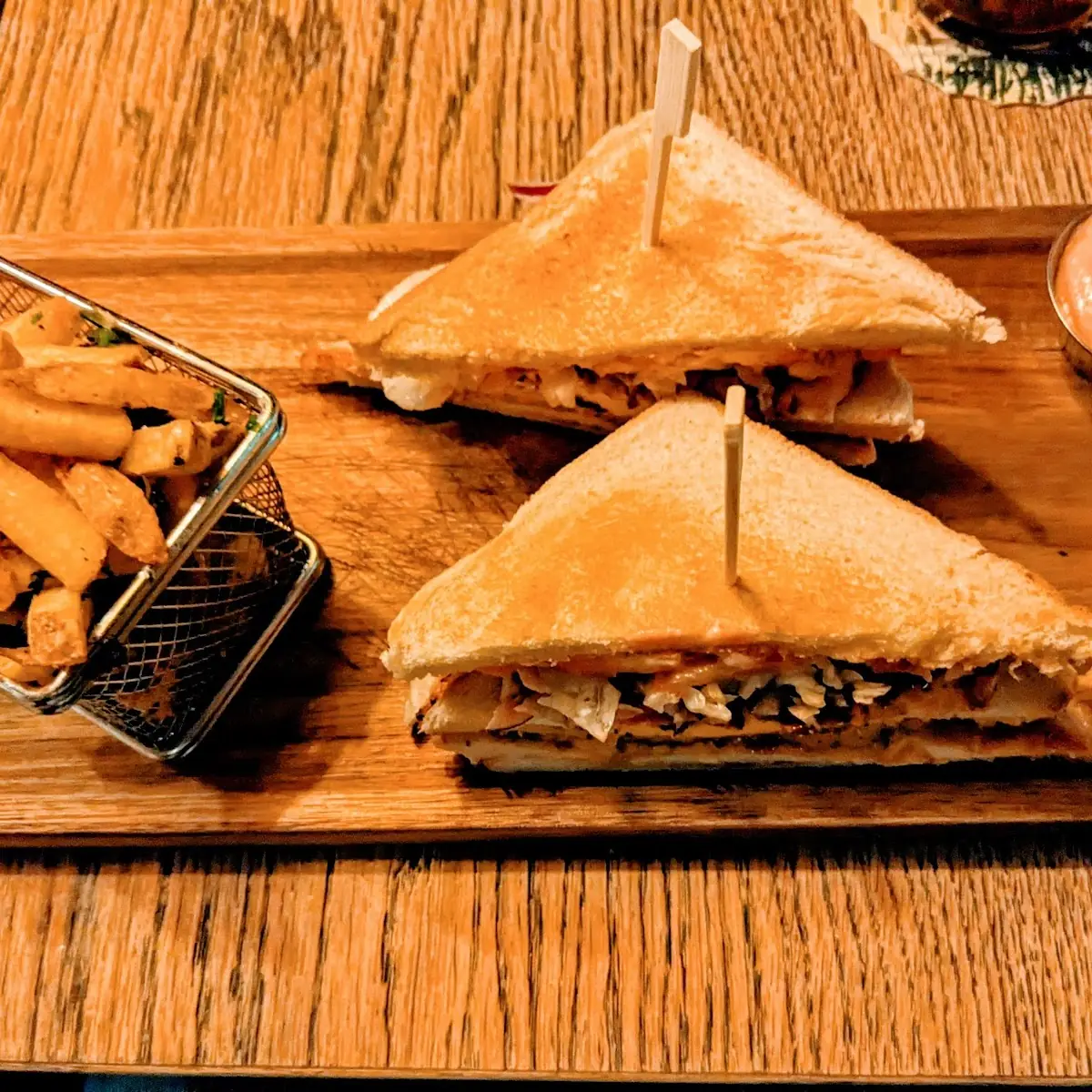 Club Sandwich & Trüffelpommes