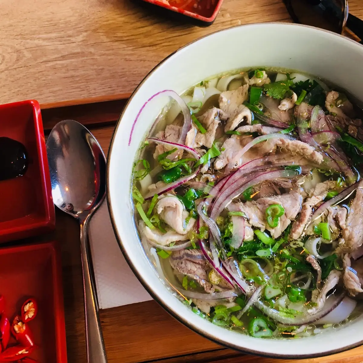 Huehner Glasnudelsuppe Mit Pilzen U Kraeutern