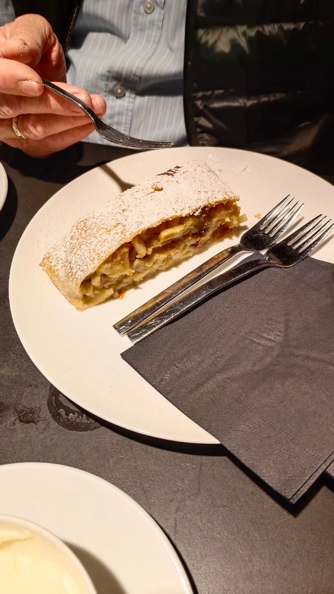 Apfelstrudel