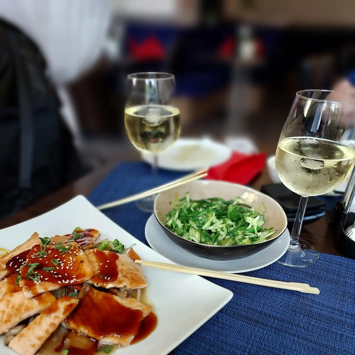 Lachs Teriyaki & Wakame Salat
