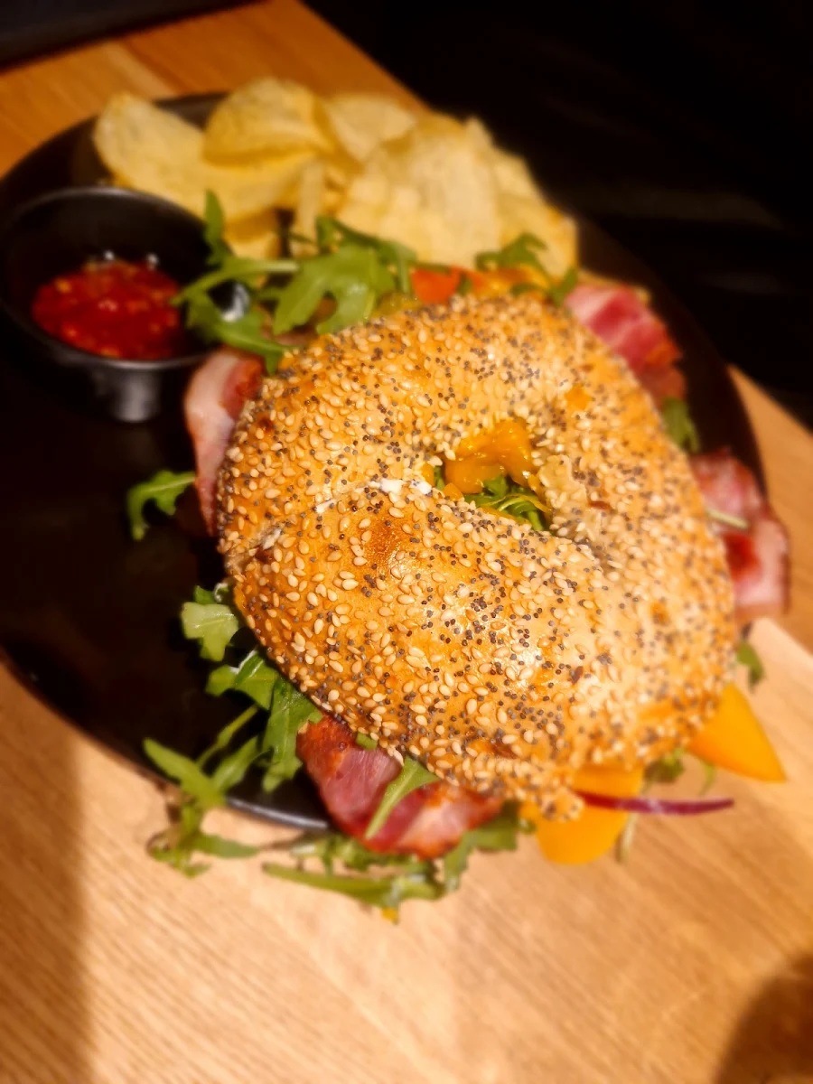 Bagel Prosciutto E Burrata