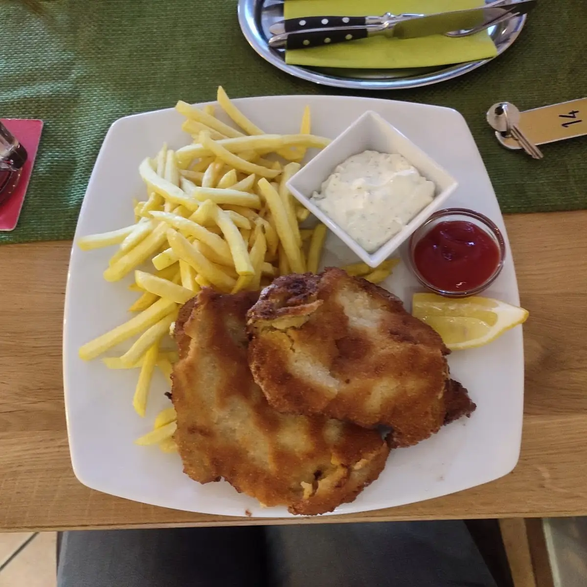 Cordon Bleu Mit Pommes