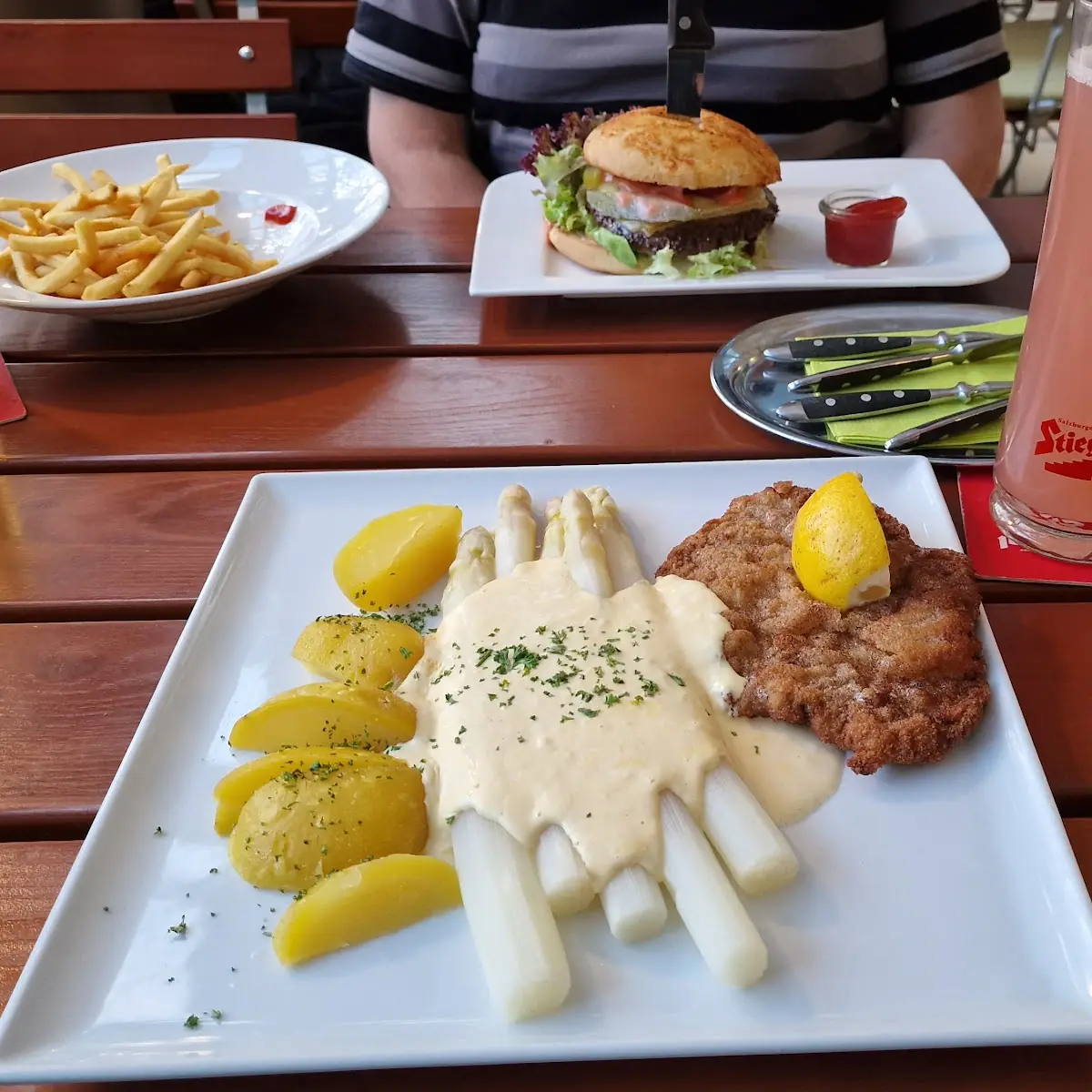 Kartoffeln Spargel Und Schnitzel