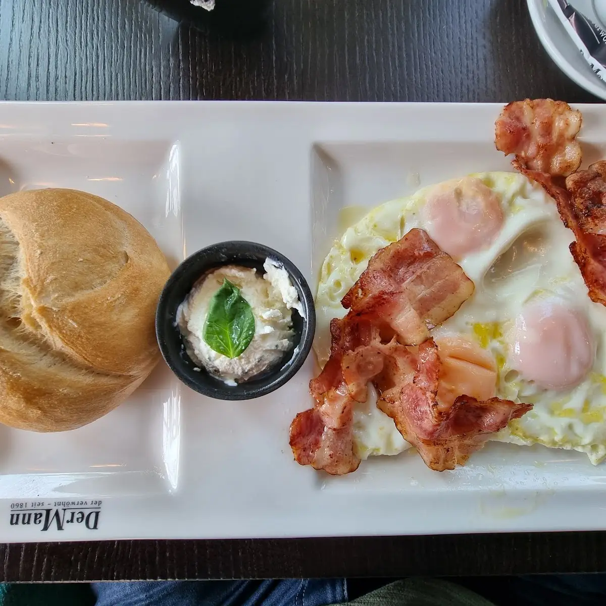 Bacon with Eggs