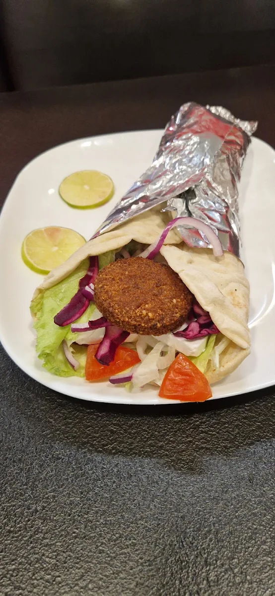 Falafel Dürüm Mit Hausgemachte Brot