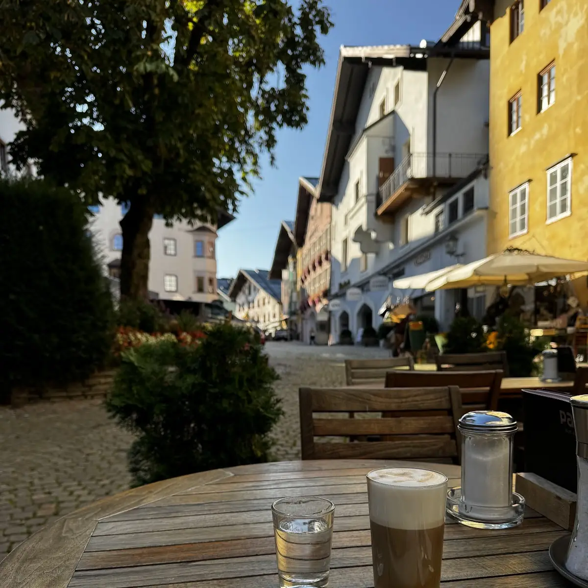 Milchkaffee Brot Mit 2 Aufstreichen