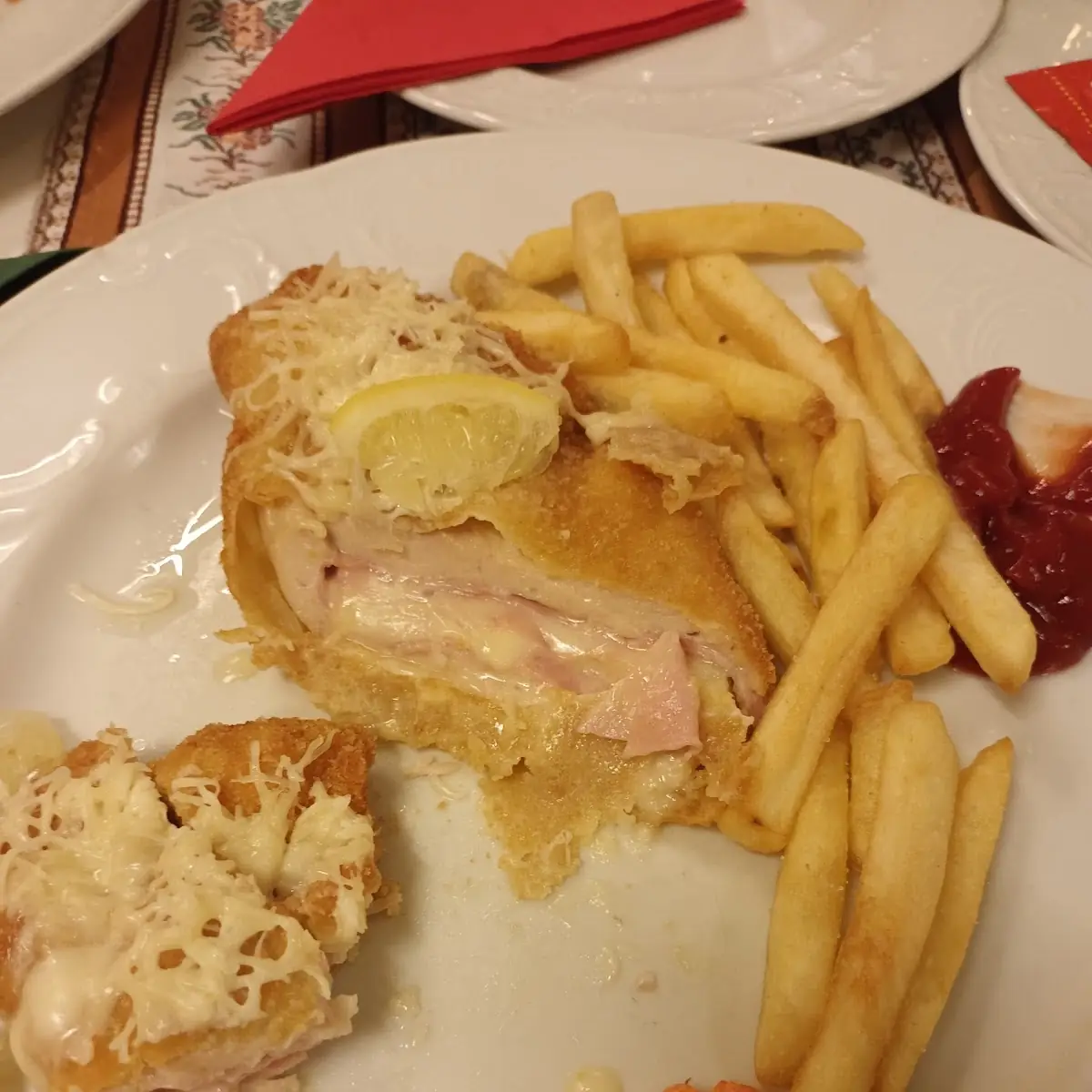 Cordon Bleu Mit Pommes