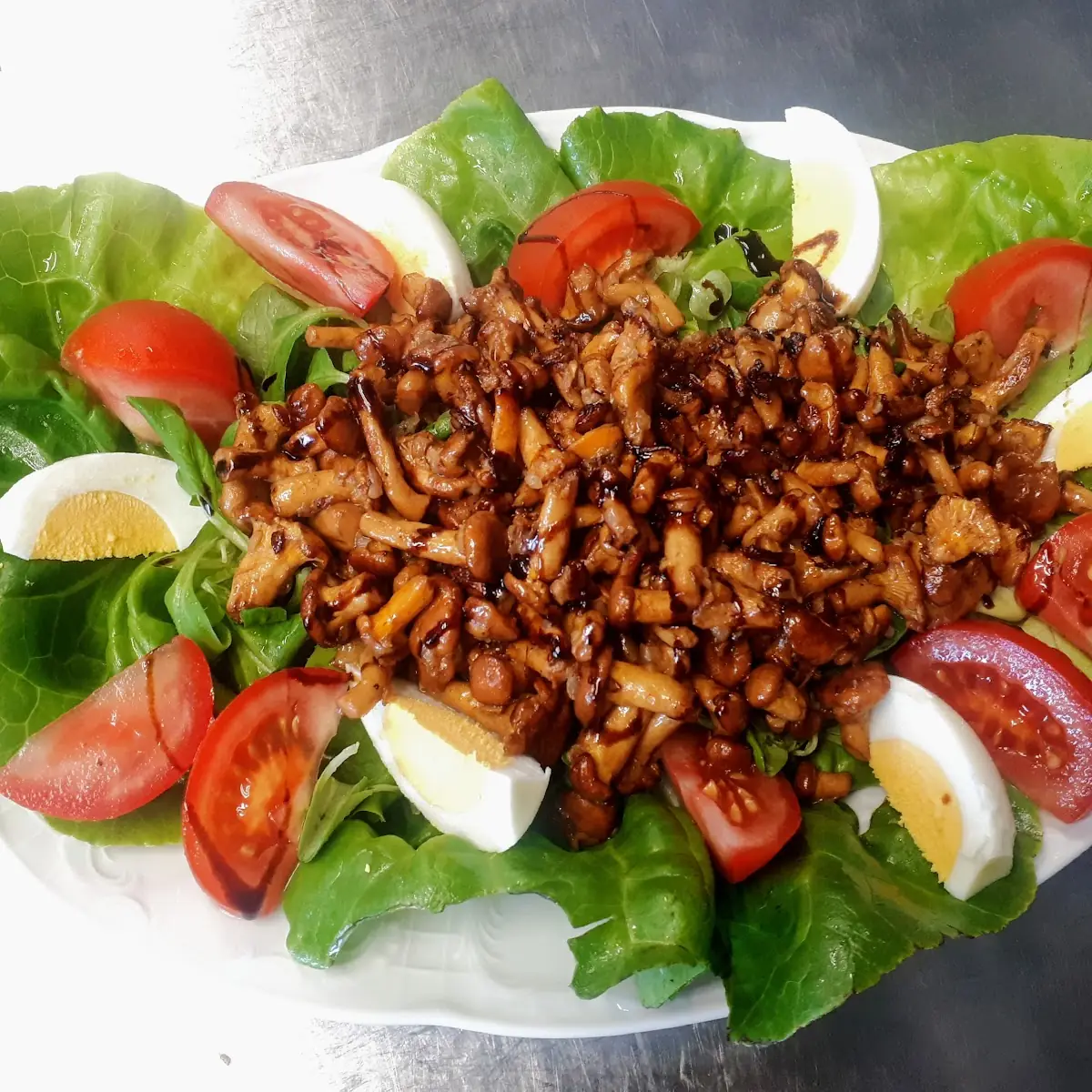 Eierschwammerl Auf Blattsalat