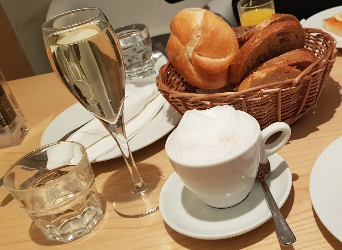 Sekt Cappuccino Brot
