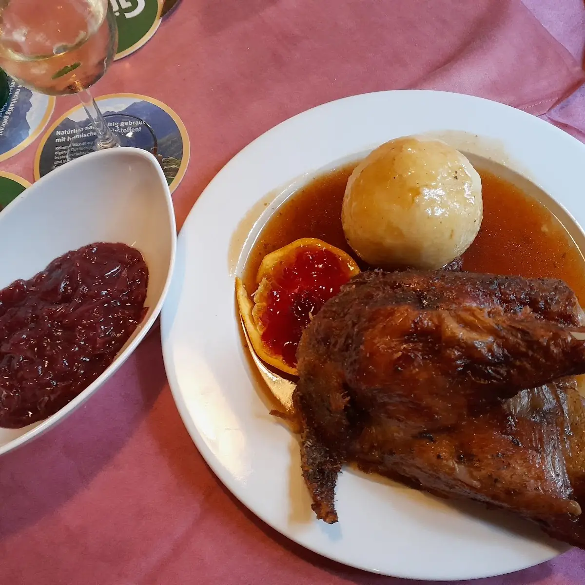 Gansl Mit Rotkraut Und Kartoffelknödel