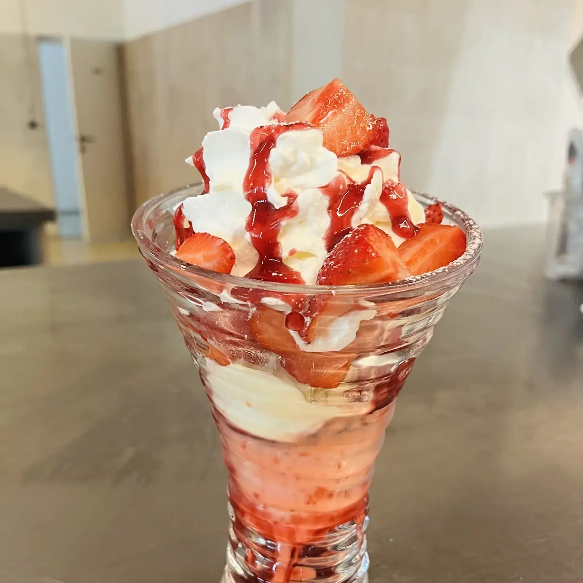 Erdbeerbecher