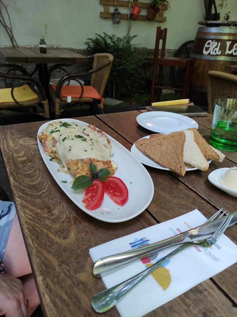 Omlett Mit Käse Und Butternusskürbis Kräuter