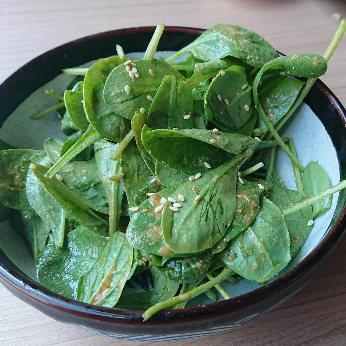 Baby Spinat Mit Miso-erdnuss Sauce