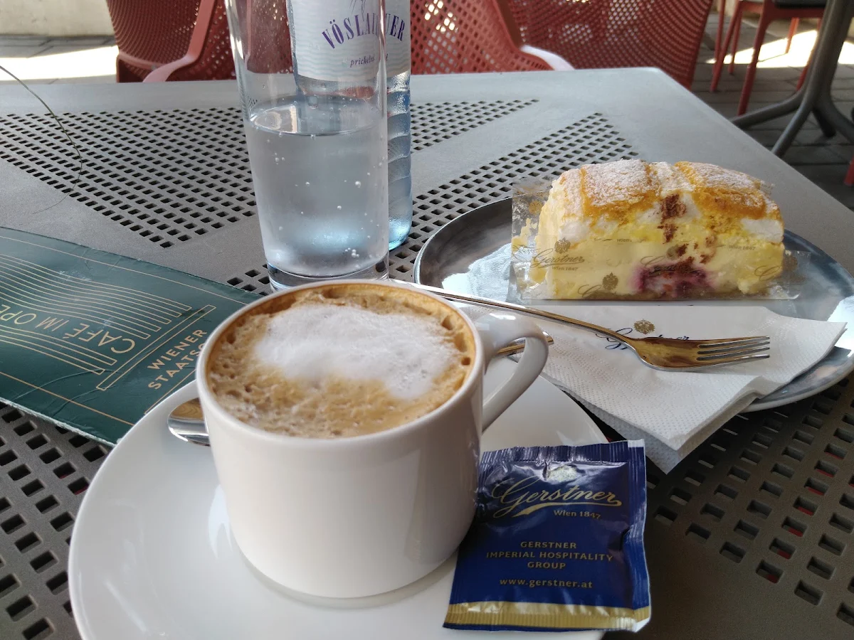 Große Brauner Und Cardinalschnitte