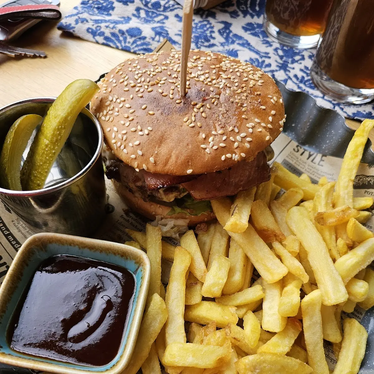Burger Mit Pommes