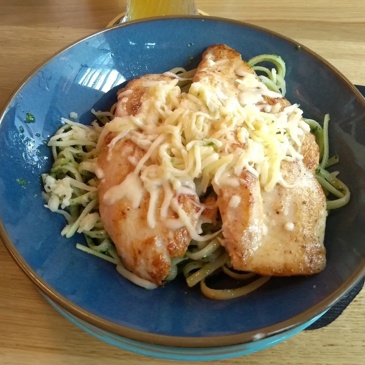 Spaghetti Mit Bärlauchpesto Und Hühnerfilet