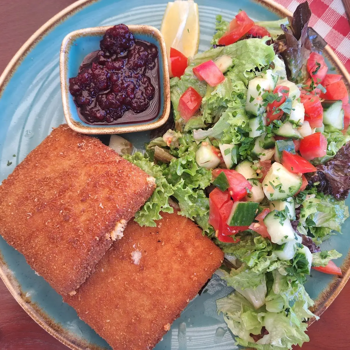 Steirischer Backhendlsalat