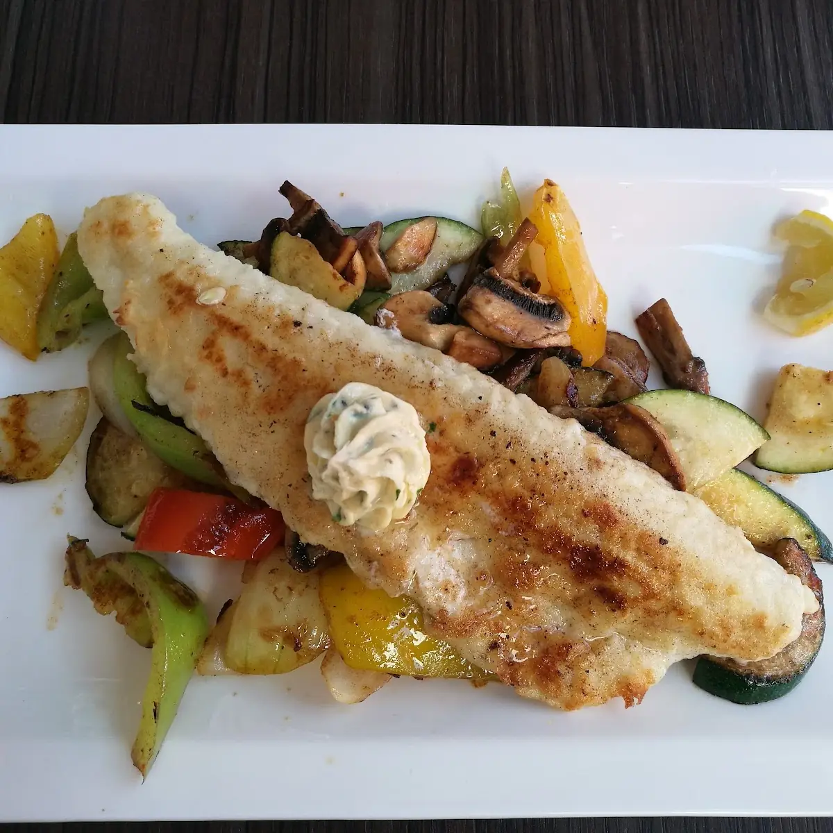 Zander Natur Mit Gerösteten Gemüse