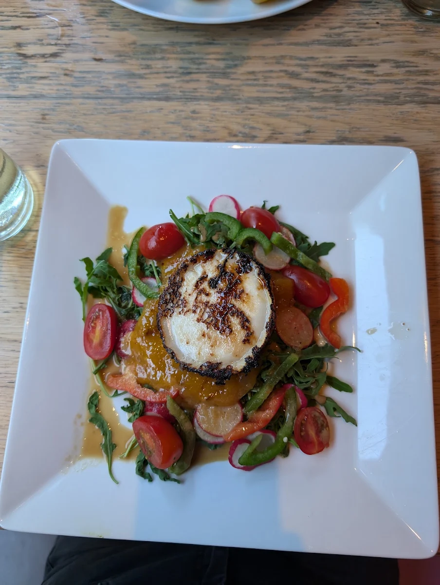 Karamelisierter Ziegenkäse